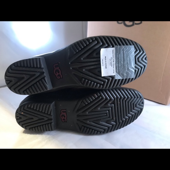 UGG Australia Women’s Thomsen Boot
Size US 6.5, 10 - Picture 12 of 16